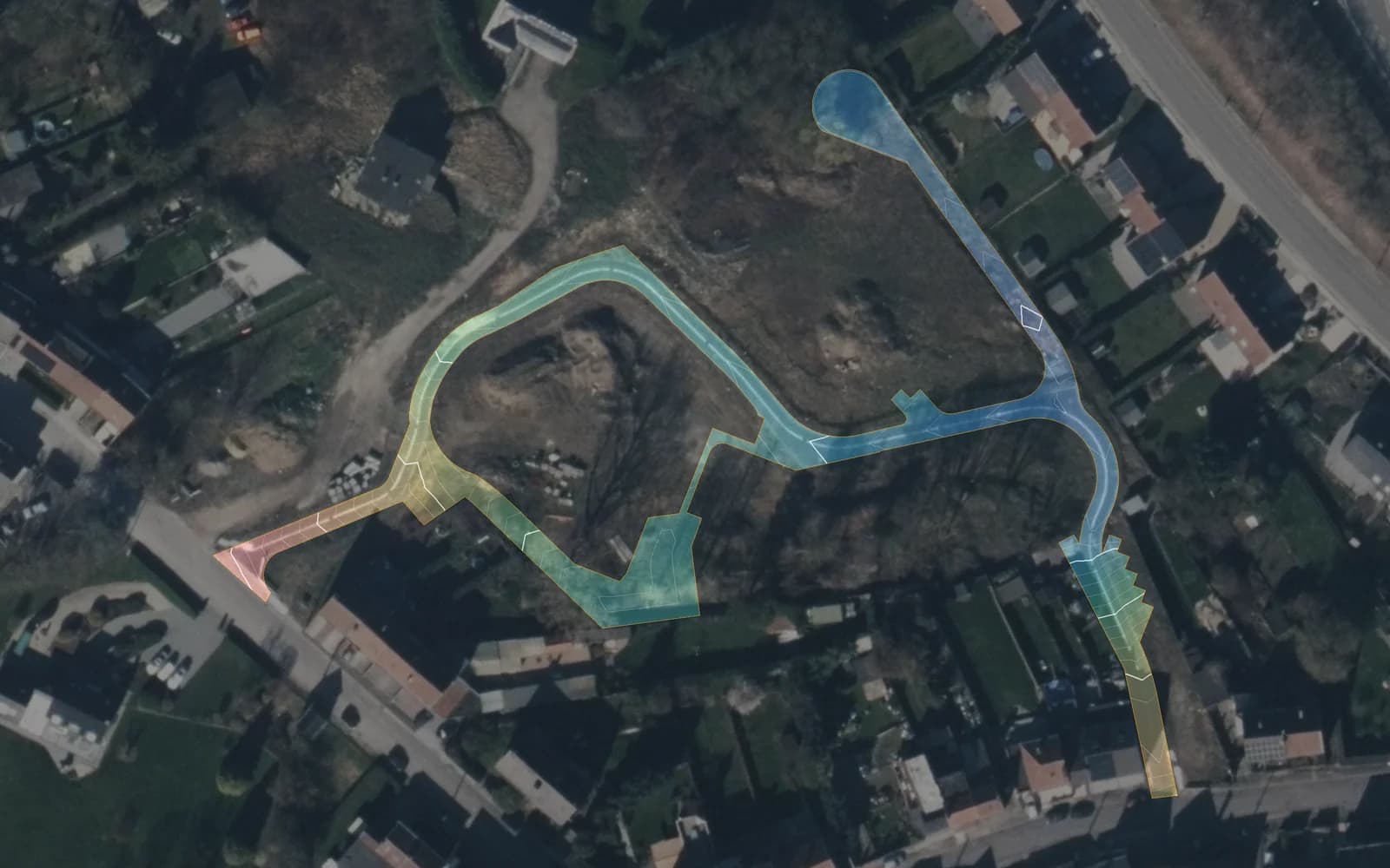 Erschließungsstraßen eines Baugebiets, luftbild mit modell