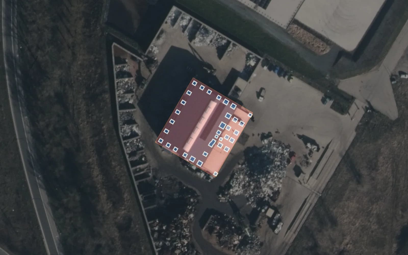 Planum mit Fundamentgruben, luftbild mit modell